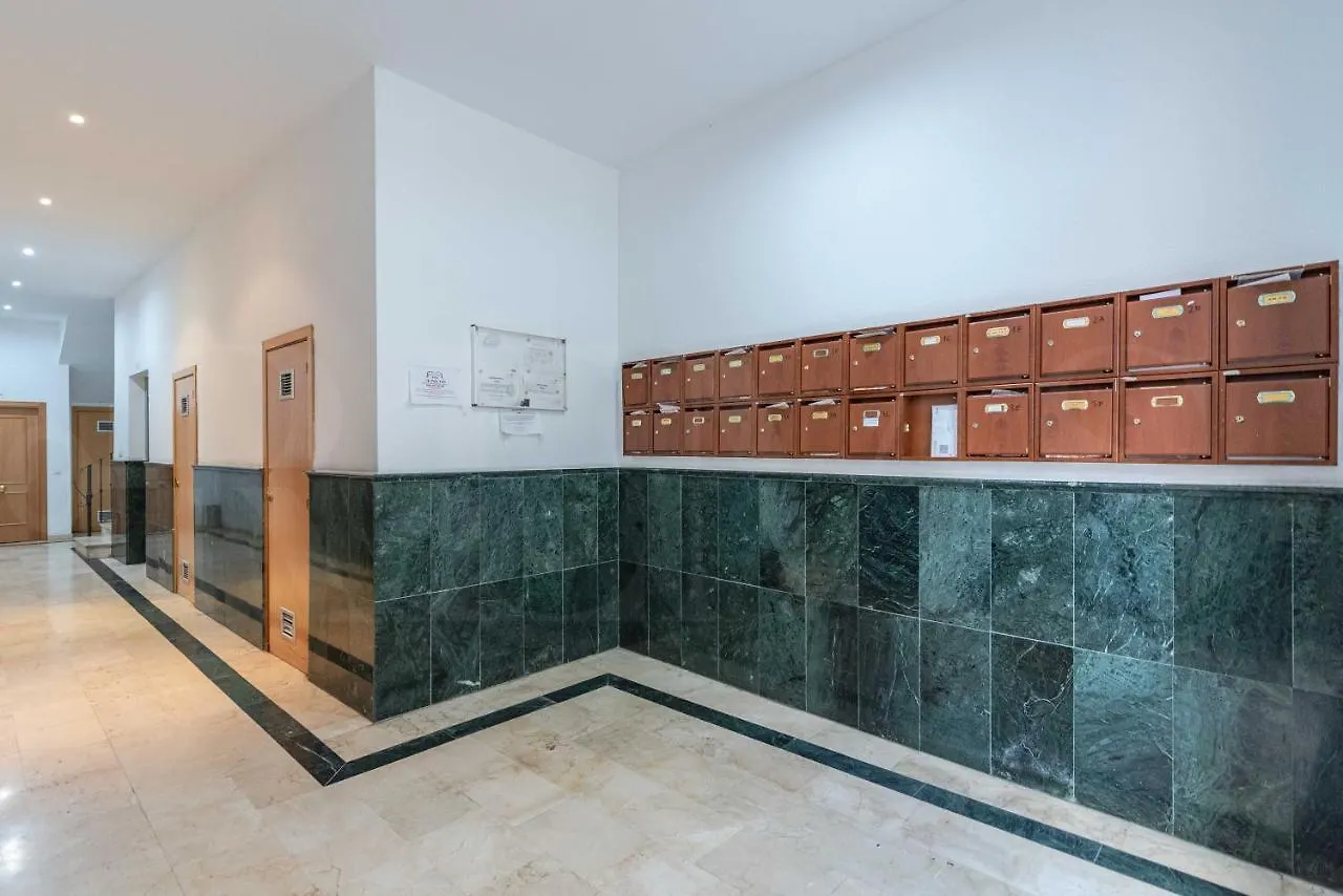 Penthouse With Private Jacuzzi & Rooftop - Center Malaga Apartment